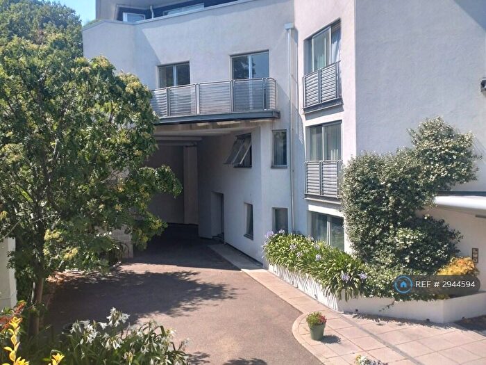 2 Bedroom Flat To Rent In Cityview, London, SE7