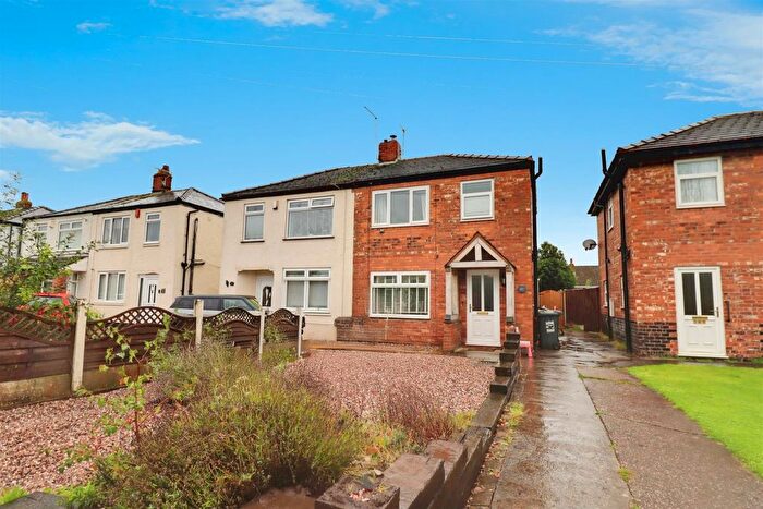 3 Bedroom Semi-detached House For Sale In Underwood Lane, Crewe, CW1
