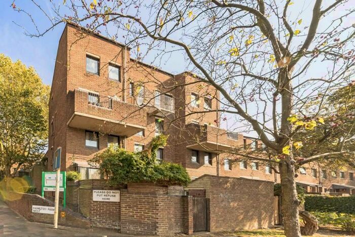 3 Bedroom Flat To Rent In Westerdale Court, Islington, N5