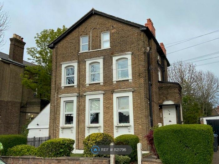1 Bedroom Flat To Rent In Dagnall Park, London SE25