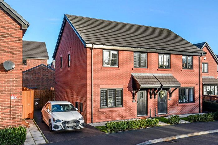 3 Bedroom Semi Detached House For Sale In Silk Mill Street, Worsley, Manchester, M28