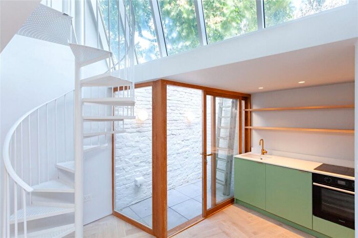 1 Bedroom Terraced House To Rent In Florence Street, Angel, N1