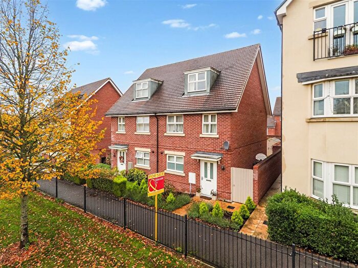 3 Bedroom Town House For Sale In Stratford Road, Andover, SP11