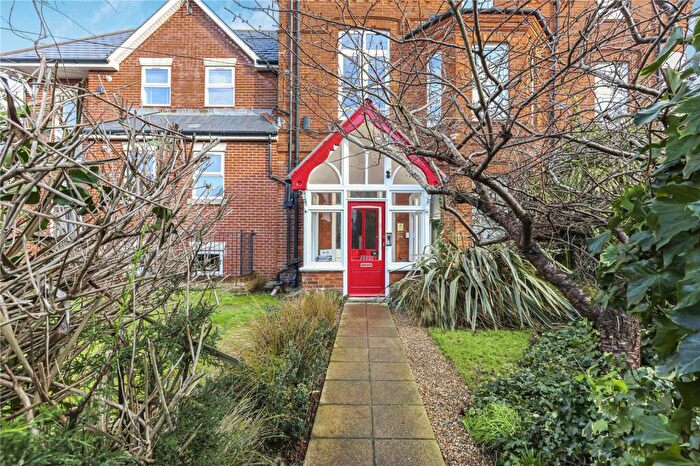 1 Bedroom Apartment For Sale In Holdenhurst Road, Bournemouth, BH8