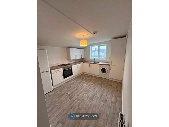 2 Bedroom Flat To Rent In Windsor Road, Ilford, IG1