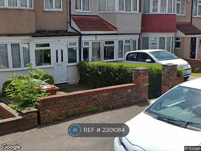 3 Bedroom Terraced House To Rent In Clitheroe Avenue, Harrow, HA2