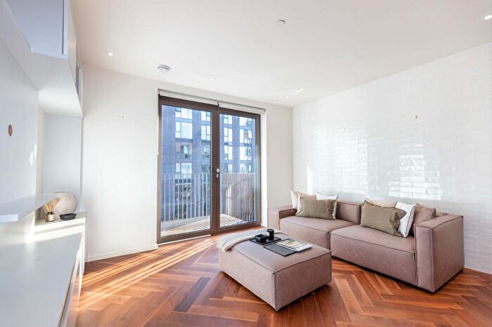 1 Bedroom Flat To Rent In New Union Square, Ambassador Building, SW11