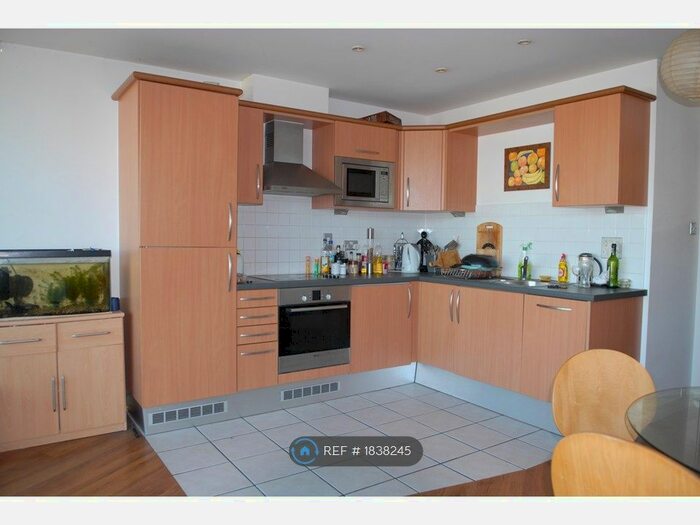 1 Bedroom Flat To Rent In Hardwicks Square, London, SW18