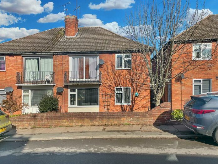 2 Bedroom Maisonette To Rent In Sunnybank Avenue, Stonehouse Estate, Coventry, CV3