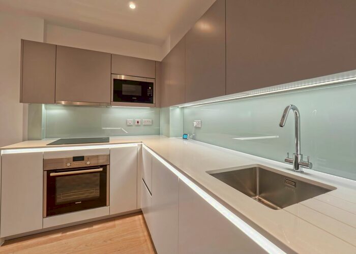 2 Bedroom Flat To Rent In Garsdale Close, London, N11