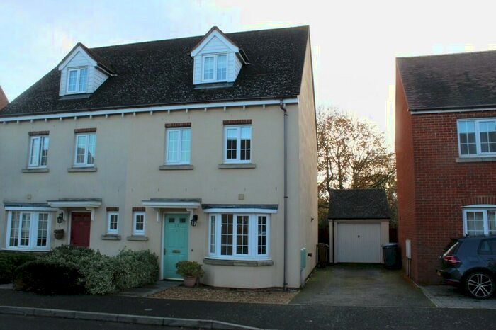 4 Bedroom Semi-Detached House To Rent In Pine Close, Rendlesham, IP12