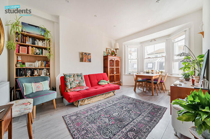 1 Bedroom Flat To Rent In Seafield Road, Hove, East Sussex, BN3