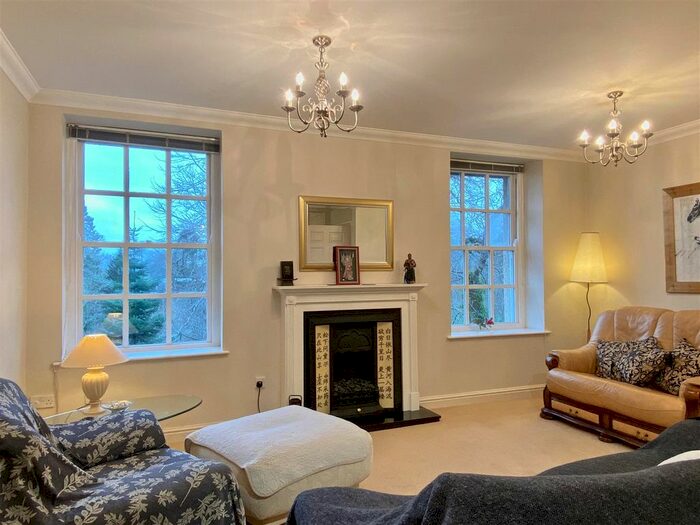 2 Bedroom Flat To Rent In Rembrandt Court, Sketty, Swansea SA2