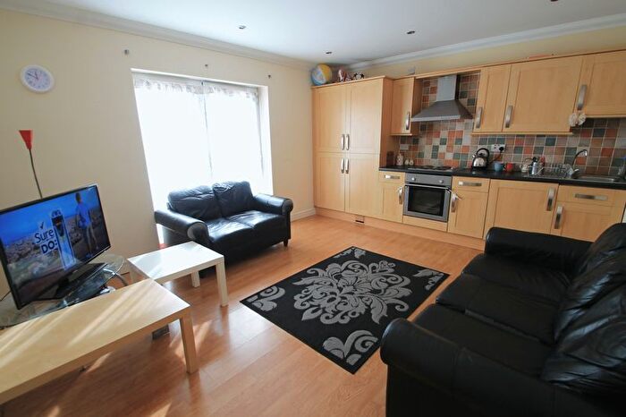 2 Bedroom Flat To Rent In Newport Road, Cardiff, CF24