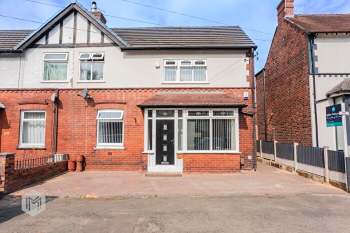 3 Bedroom Semi-Detached House For Sale In Holly Avenue, Worsley, M28