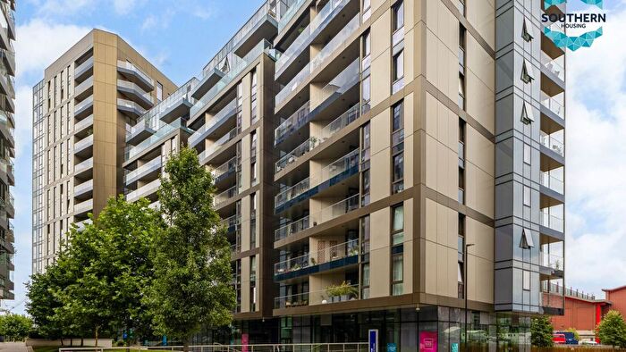 2 Bedroom Flat For Sale In Enterprise Way, Wandsworth, London, SW18