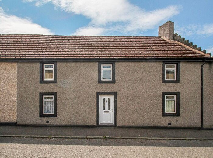 2 Bedroom Semi-Detached House For Sale In Main Street, Newmills, KY12