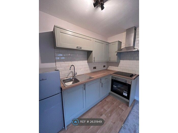 1 Bedroom Flat To Rent In Halifax Road, Sowerby Bridge, HX6