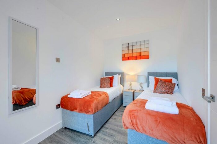 2 Bedroom Flat To Rent In Kings Road, Reading, RG1