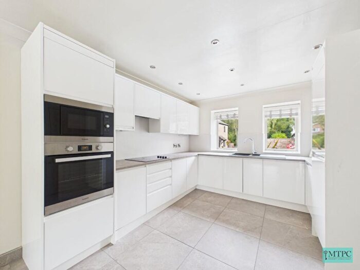 4 Bedroom Semi-Detached House To Rent In The Mews, Lumby, South Milford, Leeds, LS25