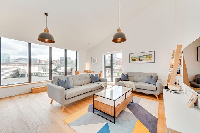 3 Bedroom Flat For Sale In Cutlers Gardens, Sheffield, S3