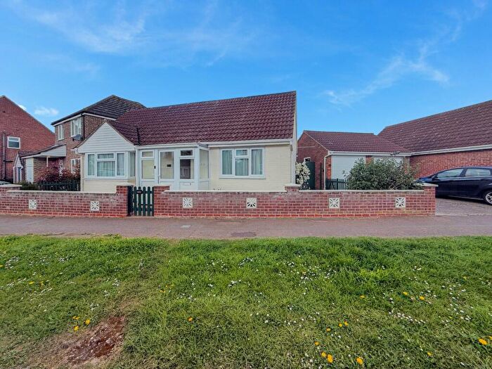 2 Bedroom Bungalow For Sale In Alexandra Drive, Wivenhoe, Colchester, CO7