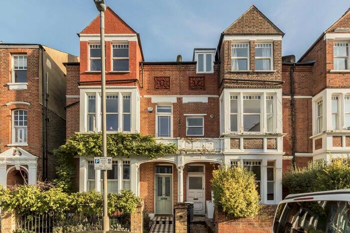 2 Bedroom Flat To Rent In Carmalt Gardens, London, SW15