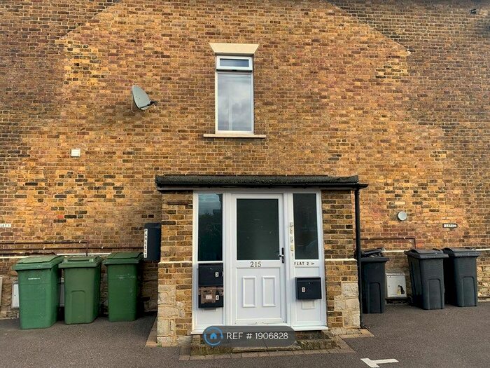 Studio To Rent In Boxley Road, Penenden Heath, Maidstone, ME14