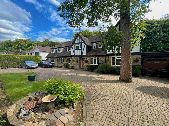 5 Bedroom Detached House To Rent In Valley Road, Rickmansworth, WD3