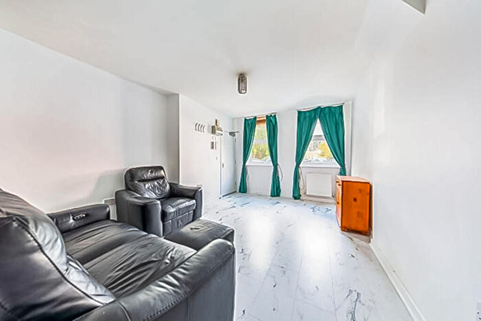 2 Bedroom Flat To Rent In Portree Street, Poplar, London, E14