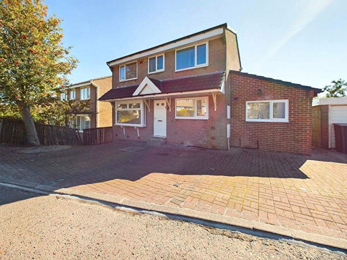 3 Bedroom Detached House To Rent In Thorndale Rise, Bradford, BD2