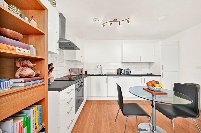 1 Bedroom Flat For Sale In Hardwicks Square, Wandsworth Park, SW18