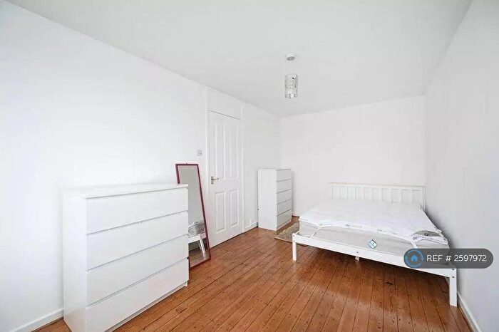 2 Bedroom Flat To Rent In Mansford Street, London, E2