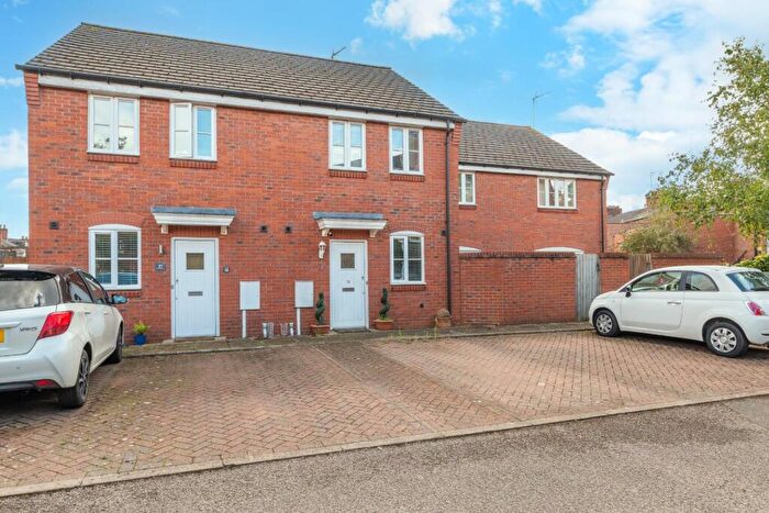 2 Bedroom Mews For Sale In Coach House Mews, Warwick, CV34