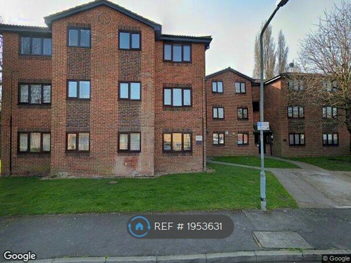 1 Bedroom Flat To Rent In Pittman Gardens, Ilford, IG1