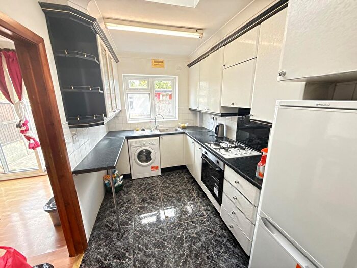 4 Bedroom Terraced House To Rent In George V Way, Perivale, London, Greater London, UB6