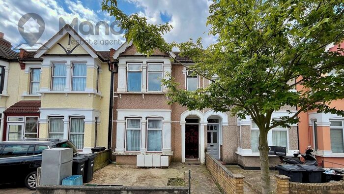 2 Bedroom Flat To Rent In Glencoe Avenue, Ilford, IG2