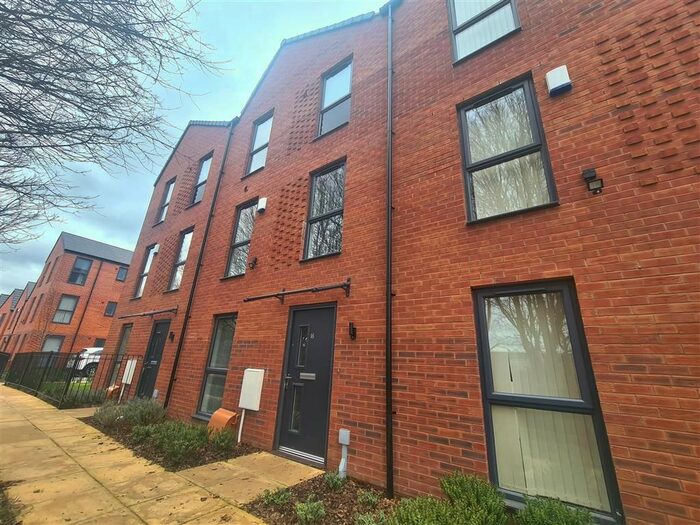 4 Bedroom Property To Rent In Eastwell Walk, Leicester, LE4