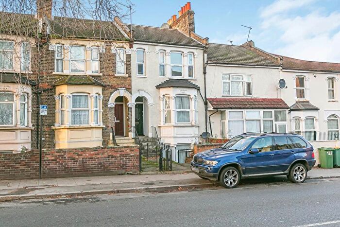 2 Bedroom Flat For Sale In Barking Road, Plaistow, E13