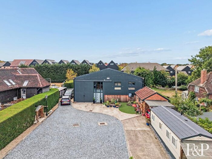 2 Bedroom Barn Conversion For Sale In Watersplash Lane, Warfield, RG42