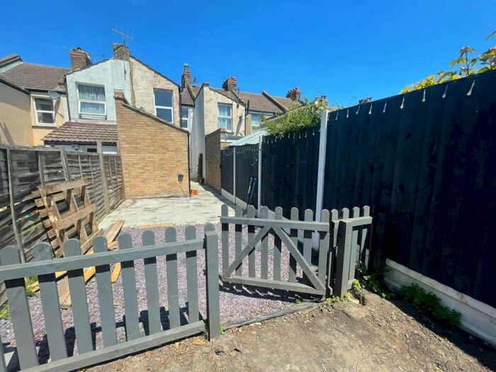 2 Bedroom House To Rent In Nelson Road, Northfleet, Gravesend, DA11