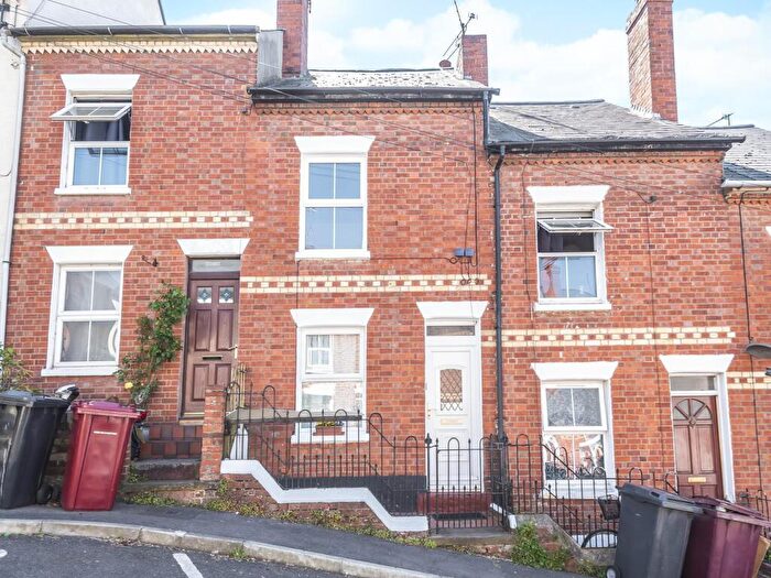 3 Bedroom Terraced House To Rent In Hill Street, Reading, RG1