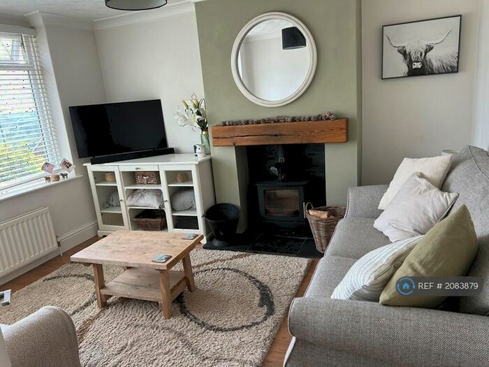 3 Bedroom Semi-Detached House To Rent In Marldon Road, Halifax, HX3