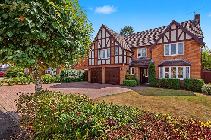 5 Bedroom Detached House For Sale In Greenfield Avenue, Balsall Common, CV7