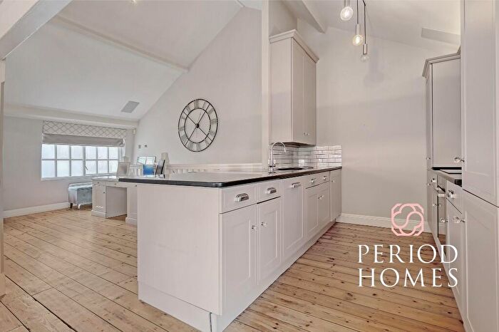 2 Bedroom Duplex For Sale In Market Place, Ingatestone, CM4