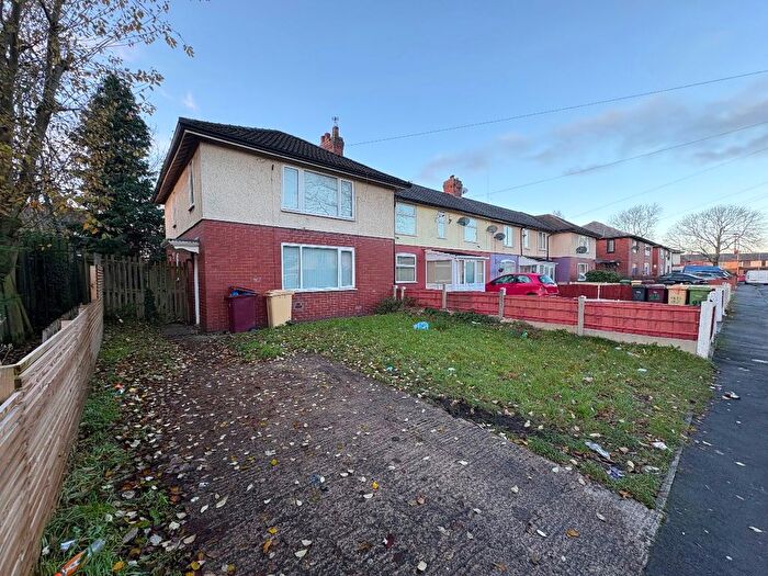 3 Bedroom Semi-Detached House To Rent In Leverhulme Avenue, Bolton, BL3