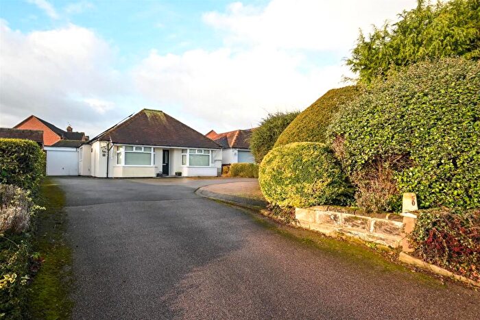 3 Bedroom Detached Bungalow For Sale In Efflinch Lane, Barton Under Needwood, DE13