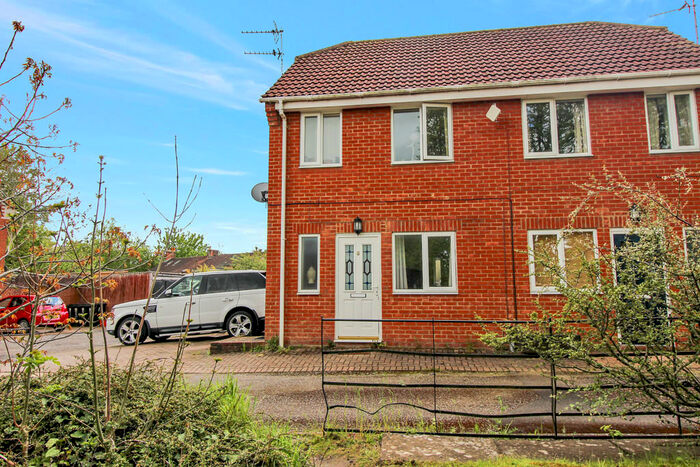 1 Bedroom Maisonette To Rent In Zoar Close, Wroughton, Swindon, SN4