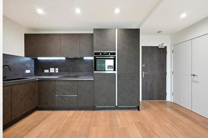 1 Bedroom Flat To Rent In Hendon Waterside, London, NW9
