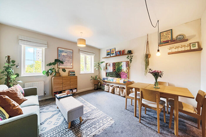 1 Bedroom Apartment For Sale In Peckham Road, Peckham, London, SE15